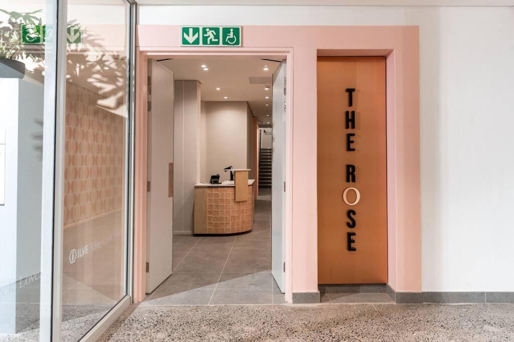 Appartement The Rose 405: Modern Aprt With Rooftop Pool *