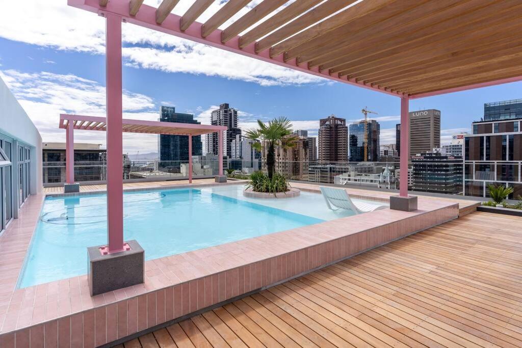 The Rose 405: Modern Aprt With Rooftop Pool *