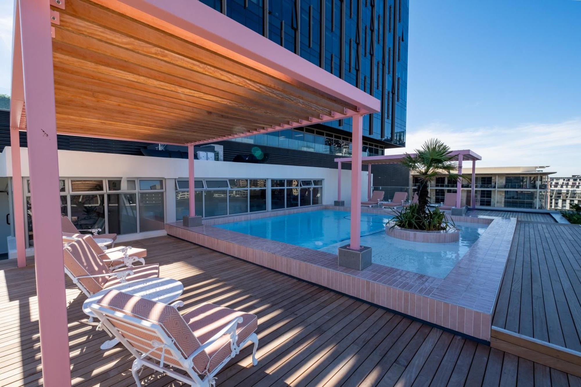 The Rose 405: Modern Aprt With Rooftop Pool *